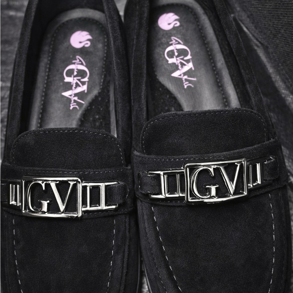 Gloria Vanderbilt LEIGH Black Suede Loafers Sz 10